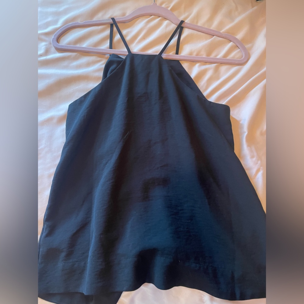 medium black top
